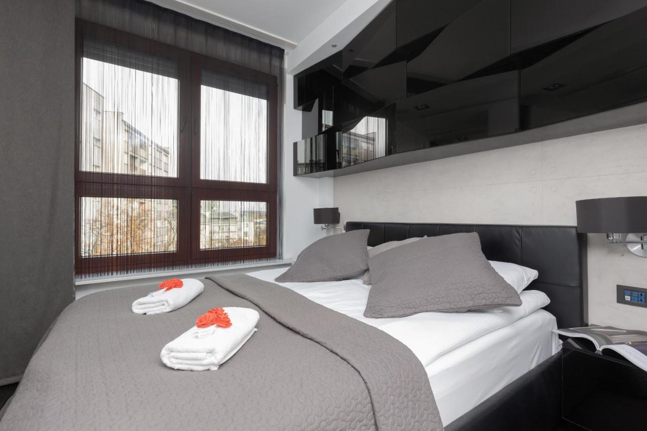Warsaw Srodmiescie Riverside Three-Bedroom Apartment By Renters Экстерьер фото