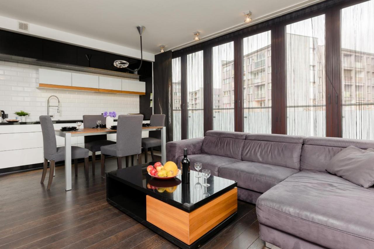 Warsaw Srodmiescie Riverside Three-Bedroom Apartment By Renters Экстерьер фото