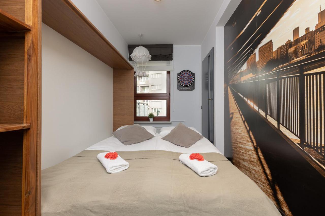 Warsaw Srodmiescie Riverside Three-Bedroom Apartment By Renters Экстерьер фото