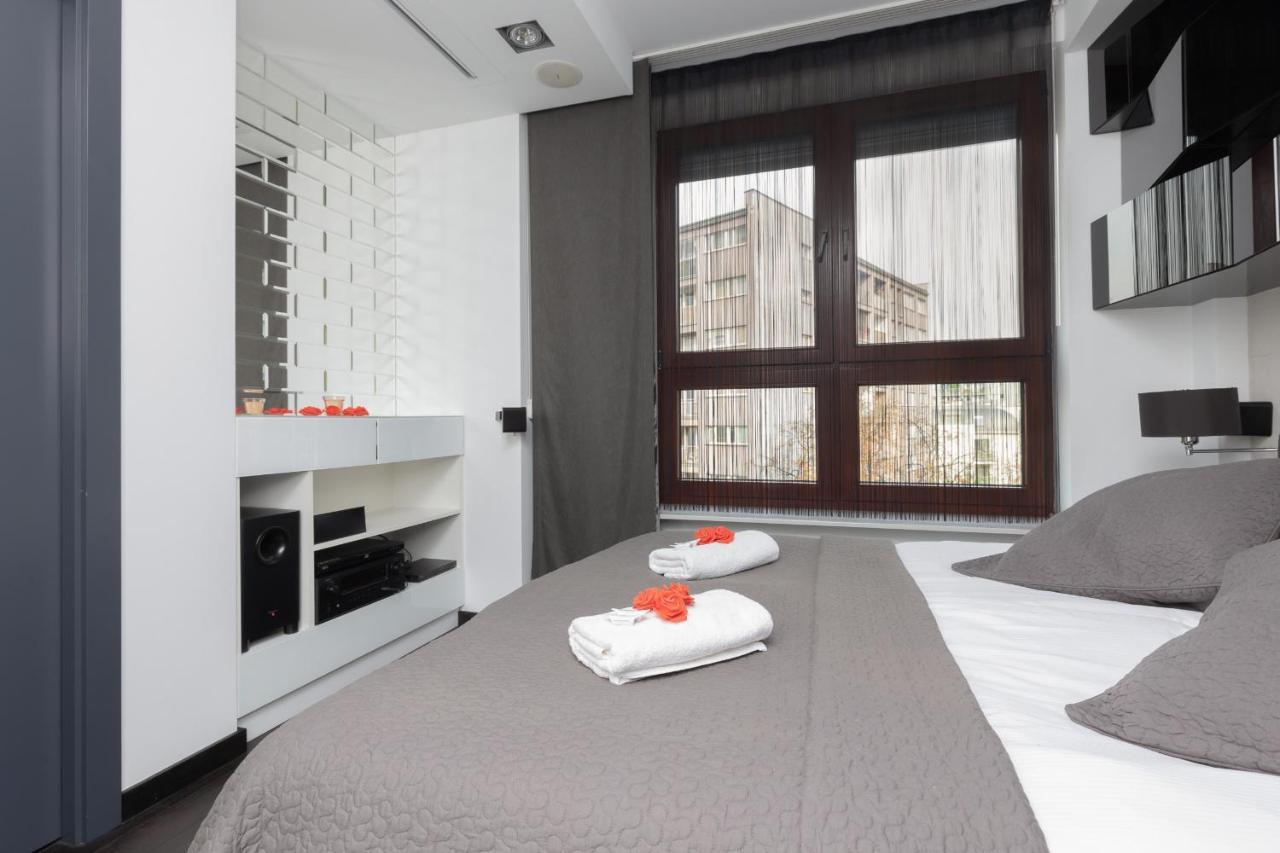 Warsaw Srodmiescie Riverside Three-Bedroom Apartment By Renters Экстерьер фото